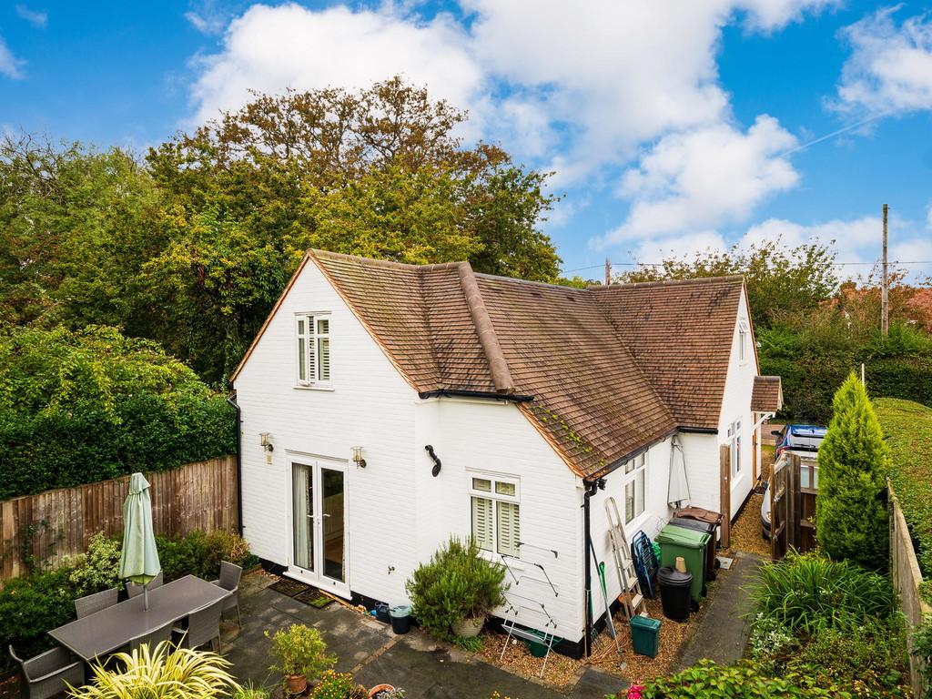 Green Lane, Binfield Heath 4 bed cottage £850,000