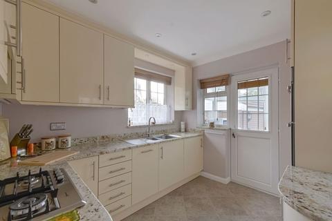 27 Cavendish Drive, Tunbridge Wells, TN2 5DU