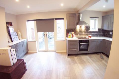 3 bedroom semi-detached house to rent, Brudenell Road, Leeds