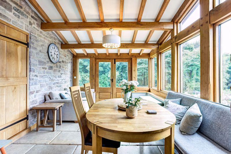 Breakfast room