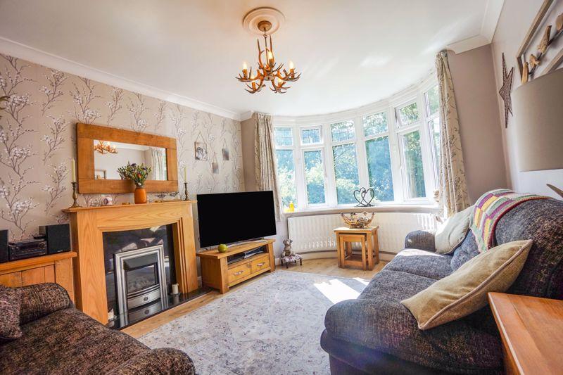 Woodcroft Avenue, Tipton 3 bed detached house £300,000