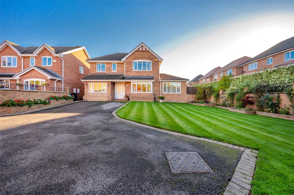 Sandringham Close, Morley, Leeds 4 bed detached house £499,995
