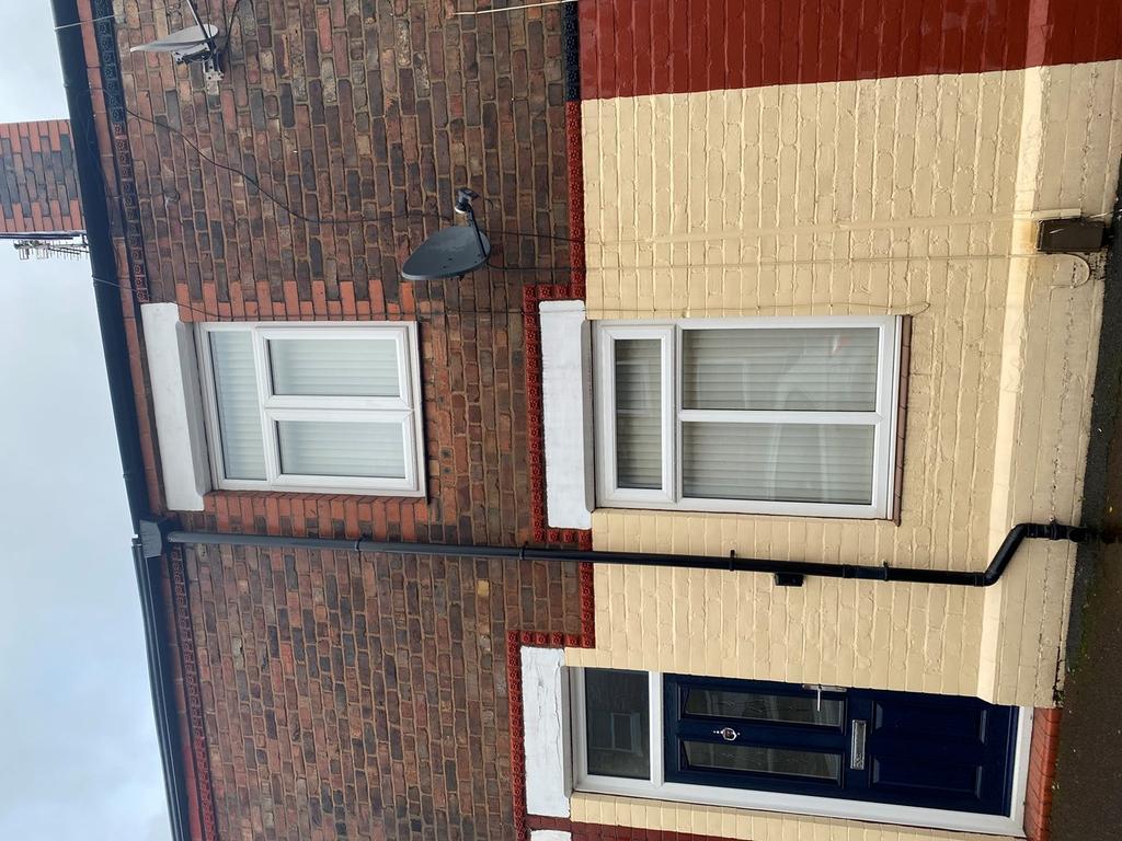 Oldham Street, Warrington, WA4 2 bed terraced house £100,000