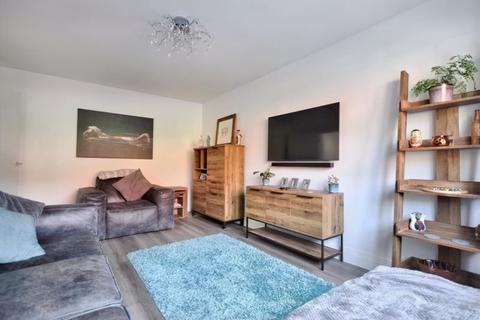 17 Stable Close, Wrecclesham, Farnham, GU10 4EF