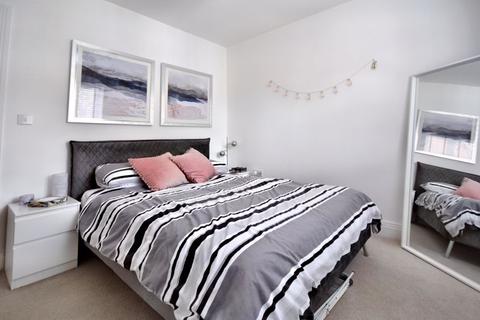 17 Stable Close, Wrecclesham, Farnham, GU10 4EF