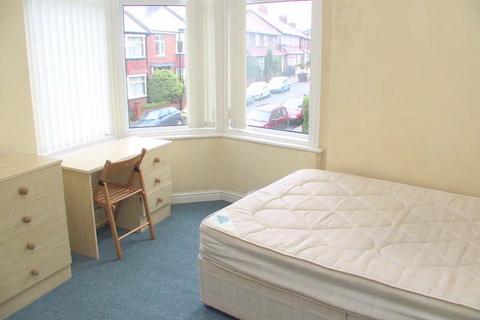 3 bedroom flat to rent, Wolseley Gardens , Jesmond Vale ,