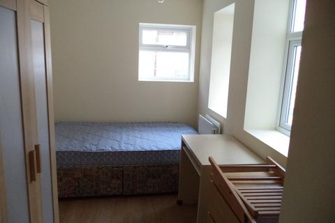 3 bedroom flat to rent, Dinsdale Road, Sandyford, Newcastle upon Tyne