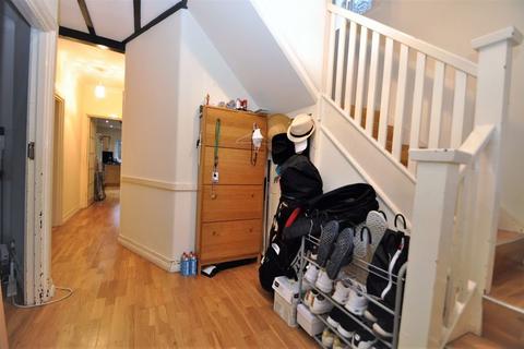 23 Montem Road, New Malden, KT3 3QW