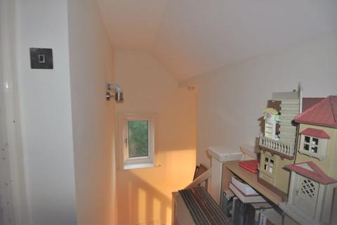 23 Montem Road, New Malden, KT3 3QW