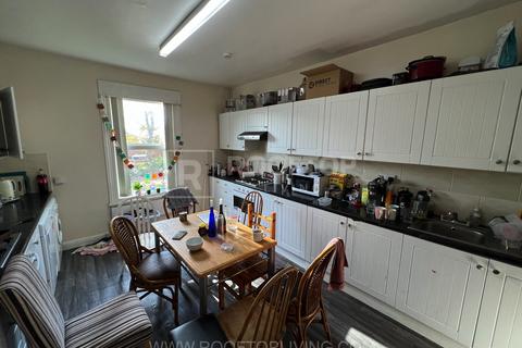 9 bedroom house to rent, Cardigan Road, Leeds LS6