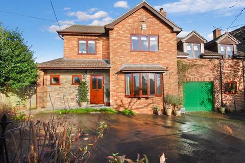 5 bedroom detached house for sale - WELLS (in easy walking distance of the centre)