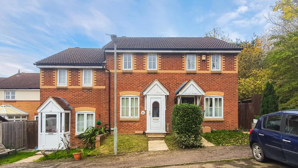 Badgers Close, Hertford 2 bed terraced house £1,150 pcm (£265 pw)