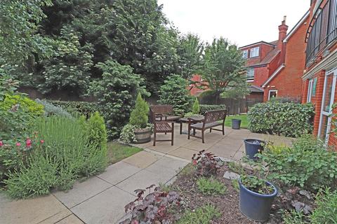 2 bedroom retirement property for sale - Linkfield Lane, Redhill