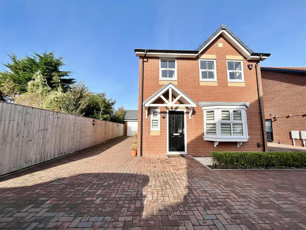 Candlewood Avenue, Redwood Point... 4 bed detached house £310,000