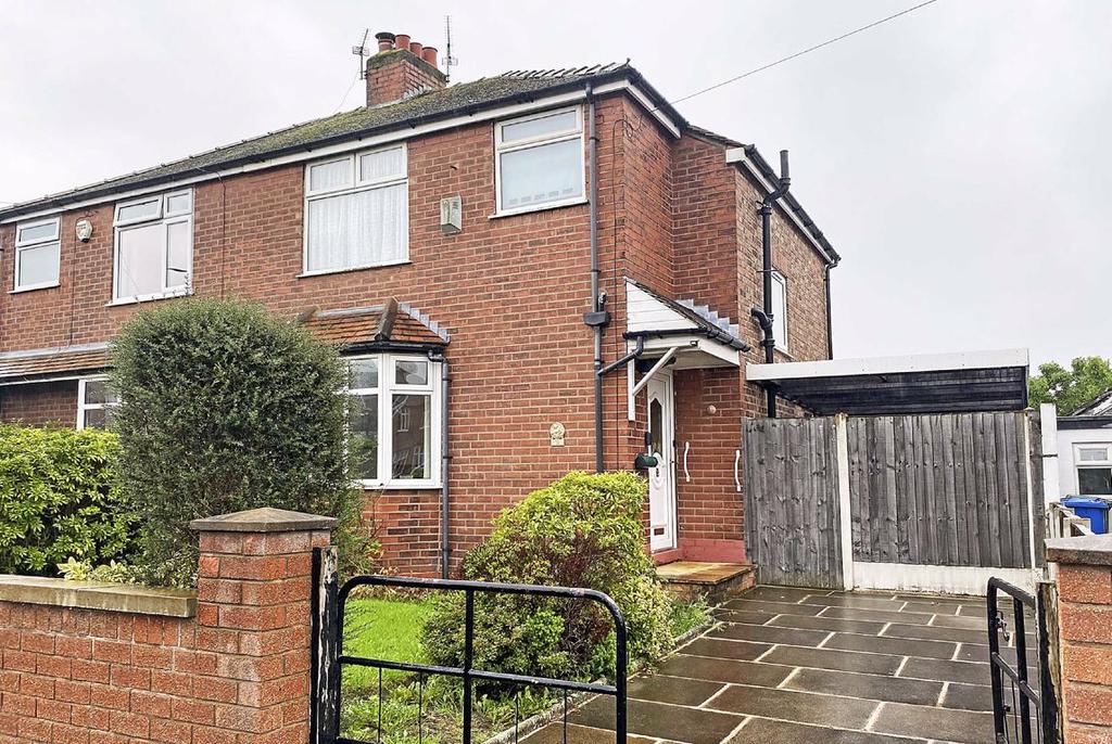 Clover Road, Timperley, Cheshire 3 bed semidetached house £360,000