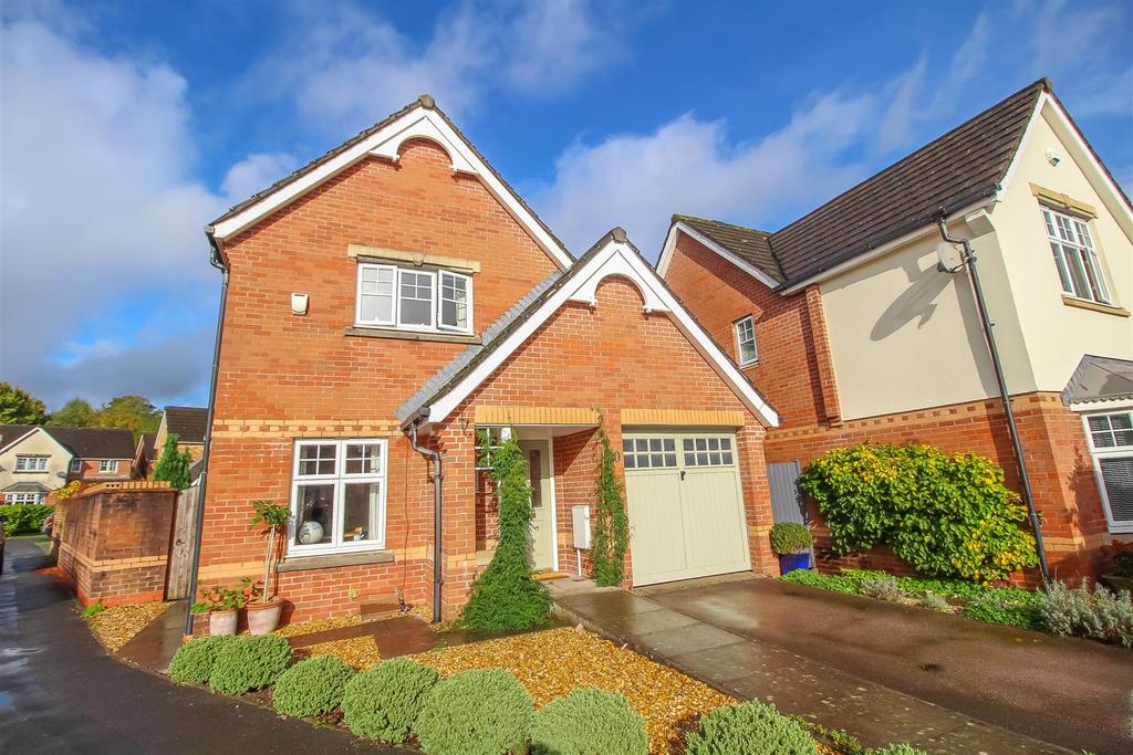 Daffodil Lane, Rogerstone 3 bed detached house £320,000