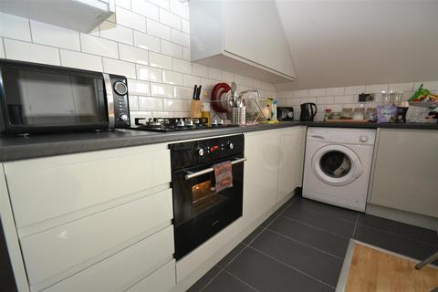 1 bedroom flat to rent, Consort Way, Horley