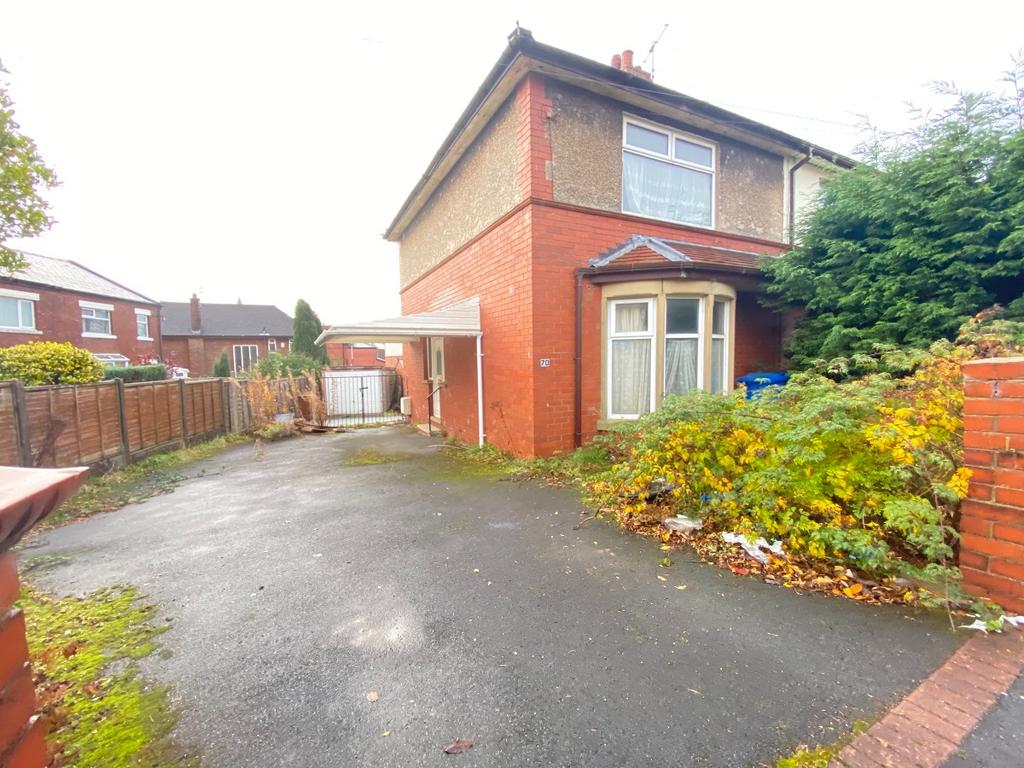 Colenso Road, Blackburn. Lancs. BB1 8DR 2 bed semidetached house £