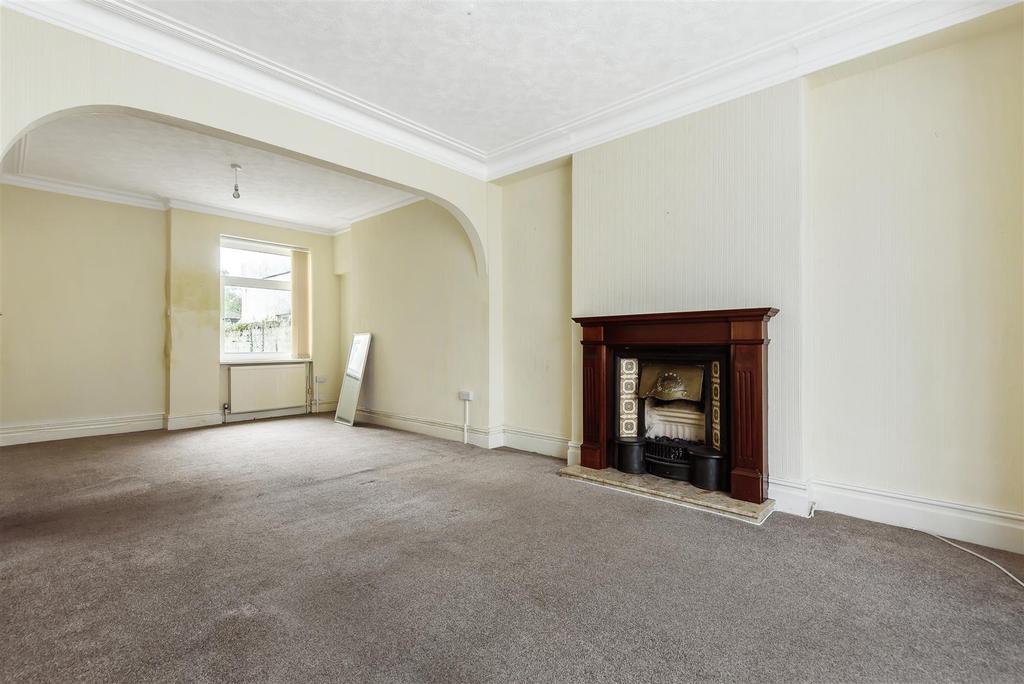 Coleshill Terrace, Llanelli 3 bed terraced house £165,000