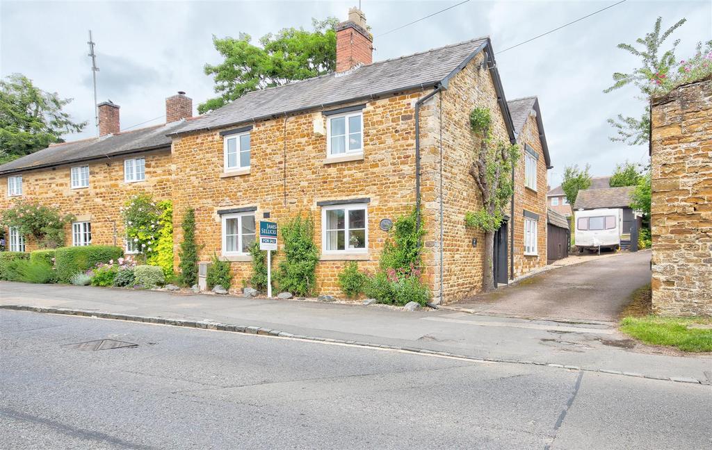 Harborough Road, Maidwell... 4 bed character property £475,000
