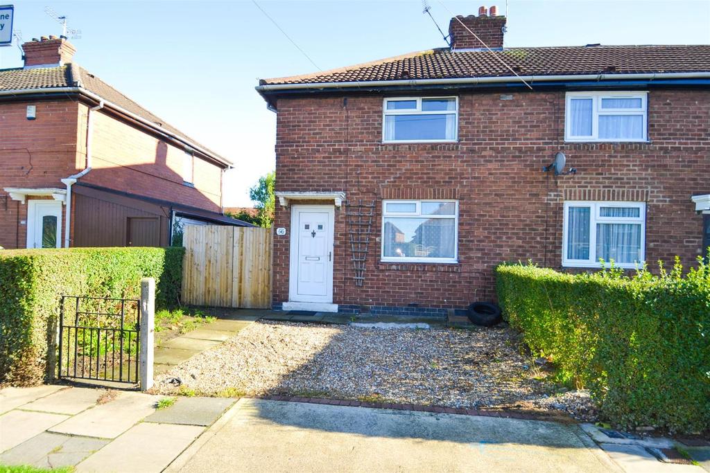 Crichton Avenue, York 2 bed terraced house £895 pcm (£207 pw)