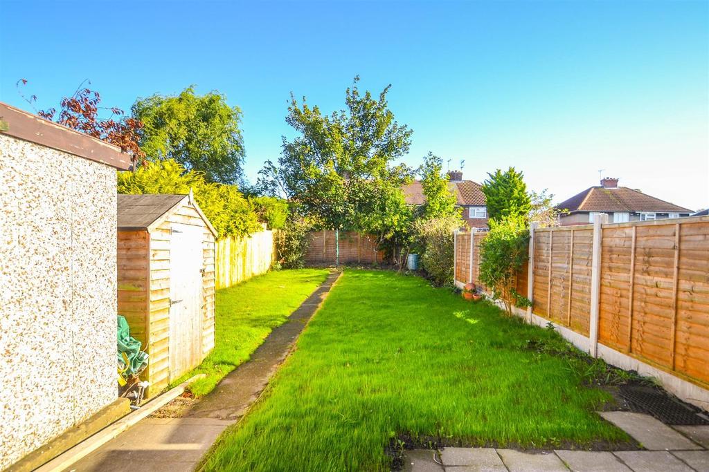 Crichton Avenue, York 2 bed terraced house £895 pcm (£207 pw)