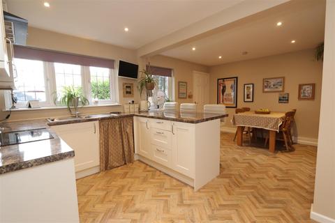 35 Tomlyns Close, Hutton, Brentwood, CM13 1PU