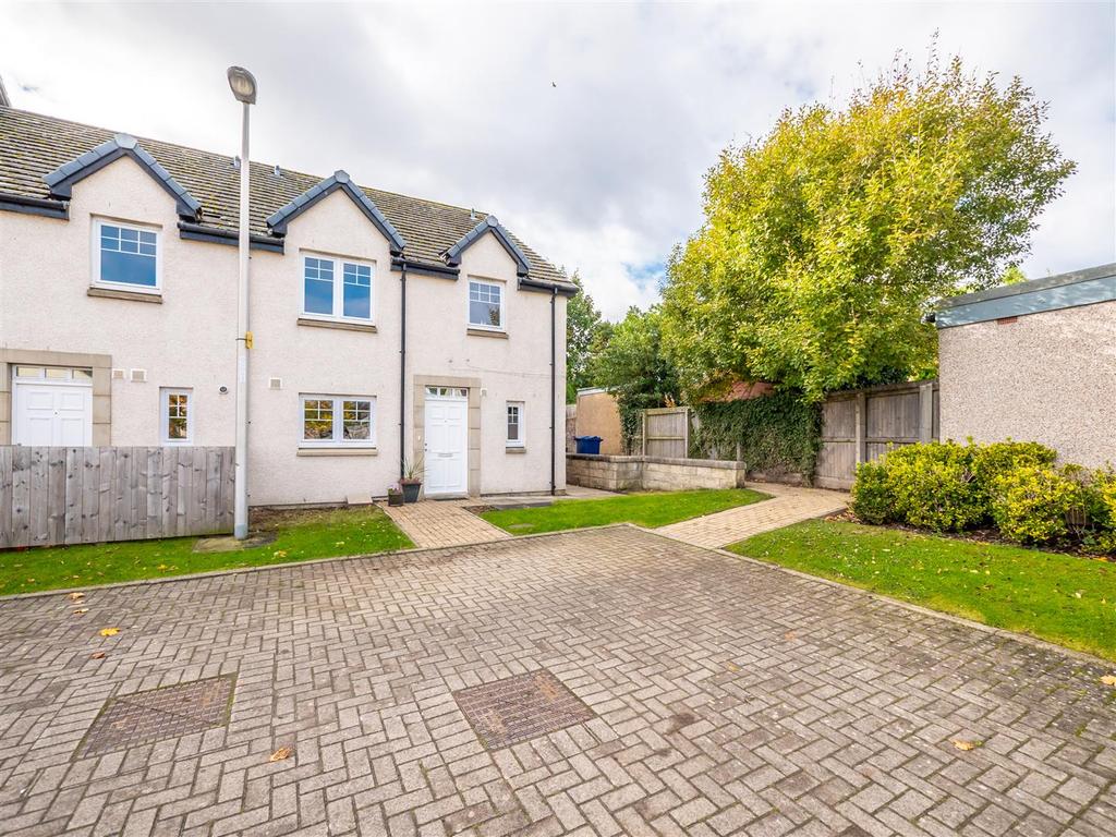 11 Durham Bank, Bonnyrigg, EH19 3BY 4 bed end of terrace house £240,000