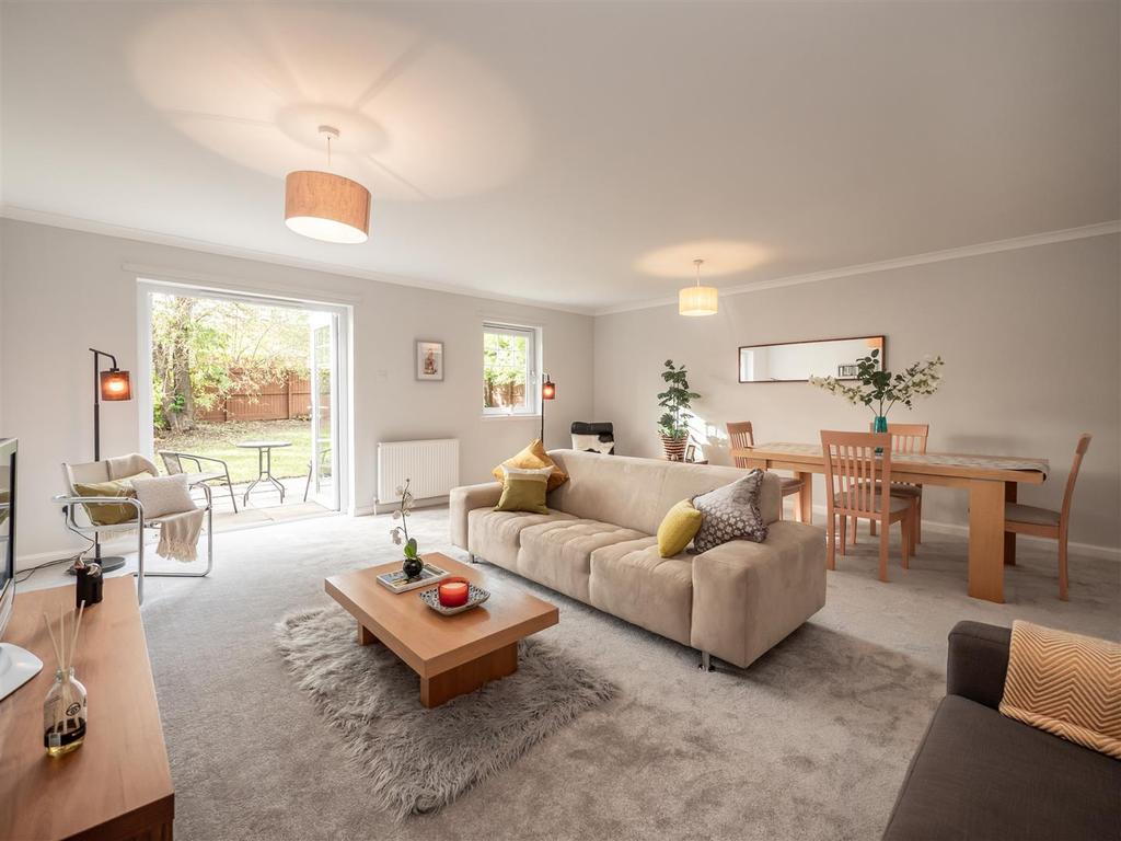11 Durham Bank, Bonnyrigg, EH19 3BY 4 bed end of terrace house £240,000