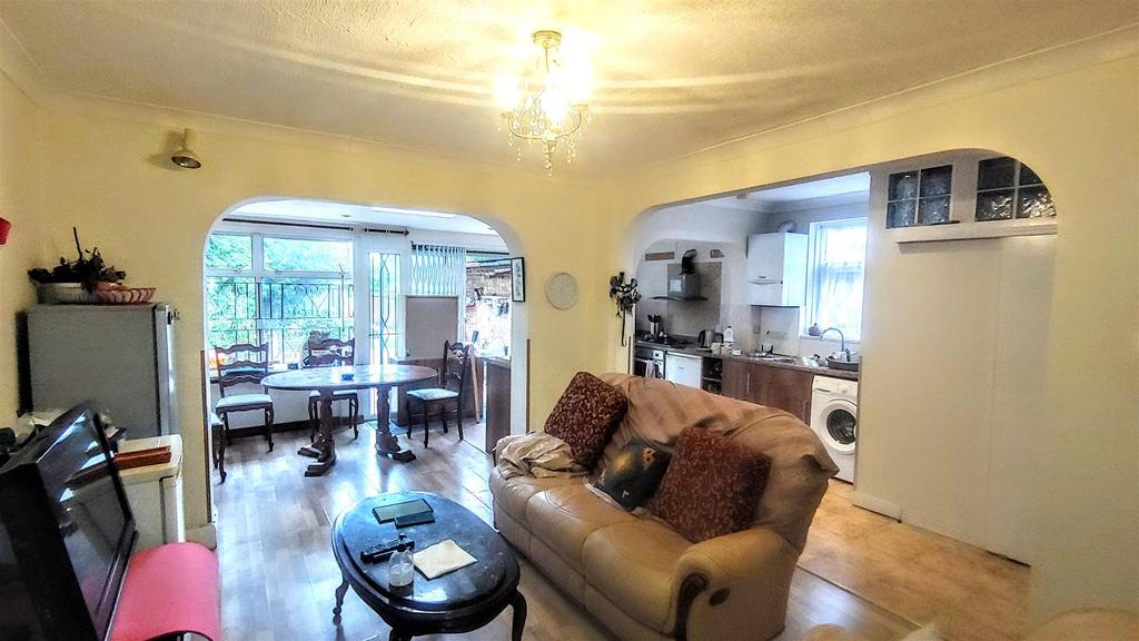 Brook Road, NW2, London 4 bed house £2,300 pcm (£531 pw)