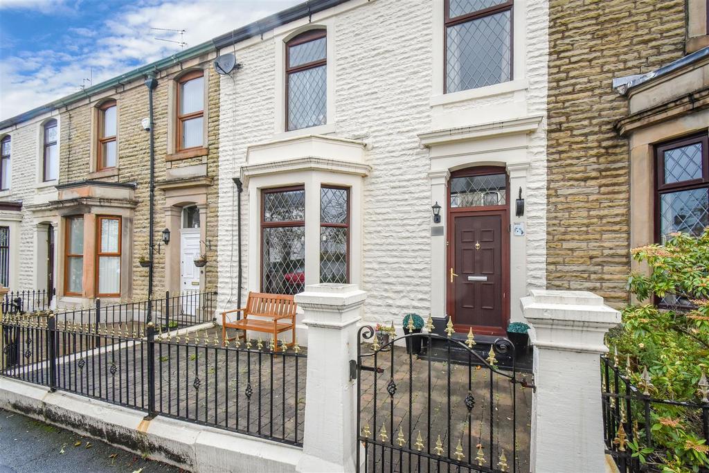 Avenue Parade, Accrington 4 bed terraced house £169,950