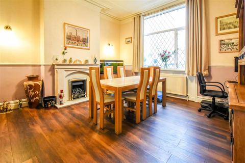 61 Avenue Parade, Accrington, BB5 6PN