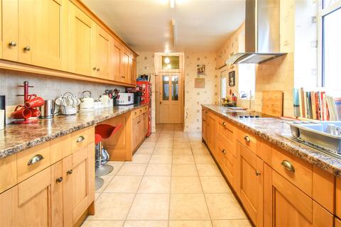 61 Avenue Parade, Accrington, BB5 6PN