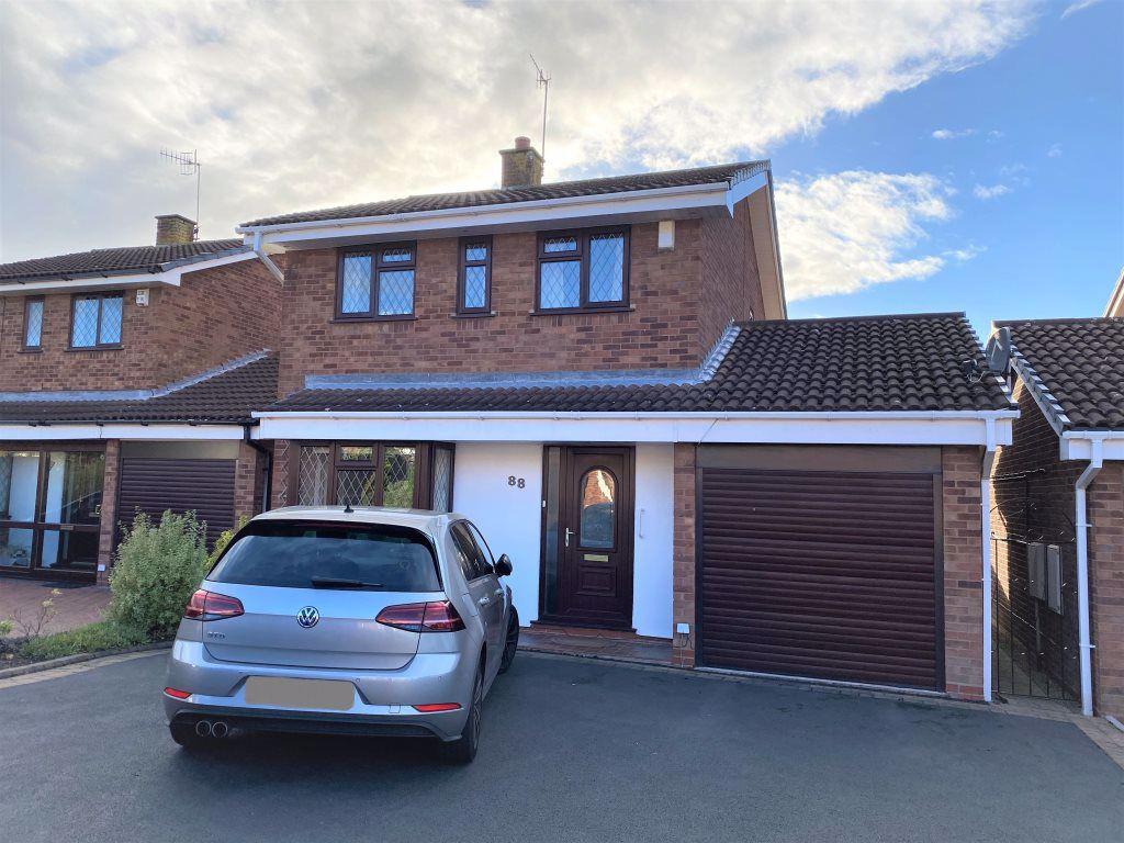 Brompton Drive, Brierley Hill 3 bed detached house £1,050 pcm (£242 pw)