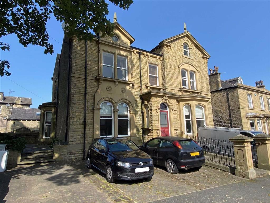 Regent Road, Edgerton, Huddersfield, HD1 1 bed apartment £550 pcm (£