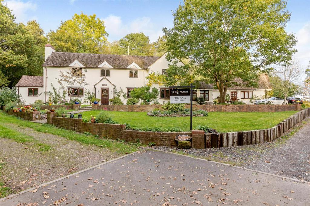 Hadley Heath, Droitwich Spa... 4 bed detached house £900,000