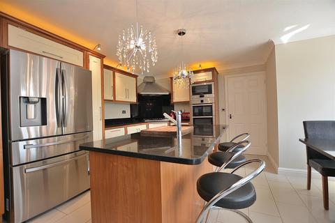 The Smithy, 2 Castle View, Palterton, Chesterfield, S44 6UQ