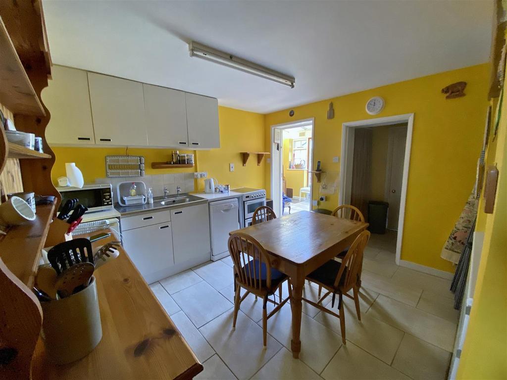 1 Flat House kitchen.jpg