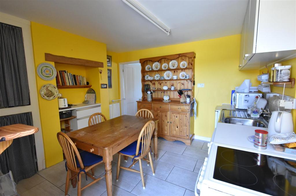 1 Flat House kitchen 2.JPG