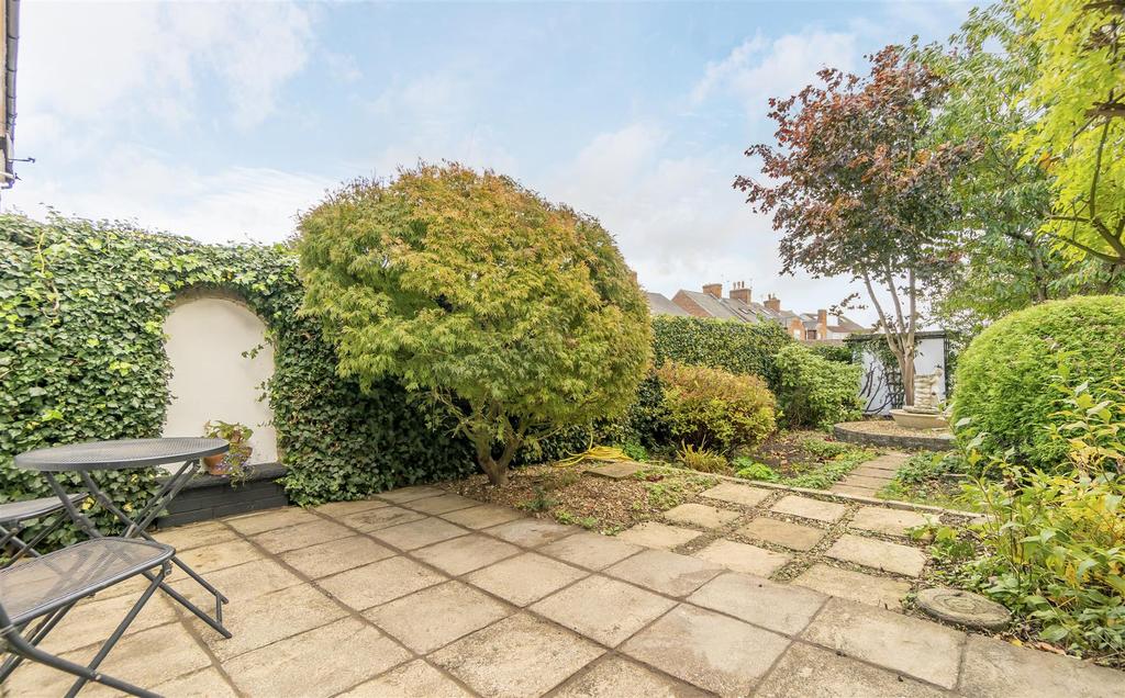 Nottingham Road, Gotham, Nottingham 4 bed end of terrace house £350,000