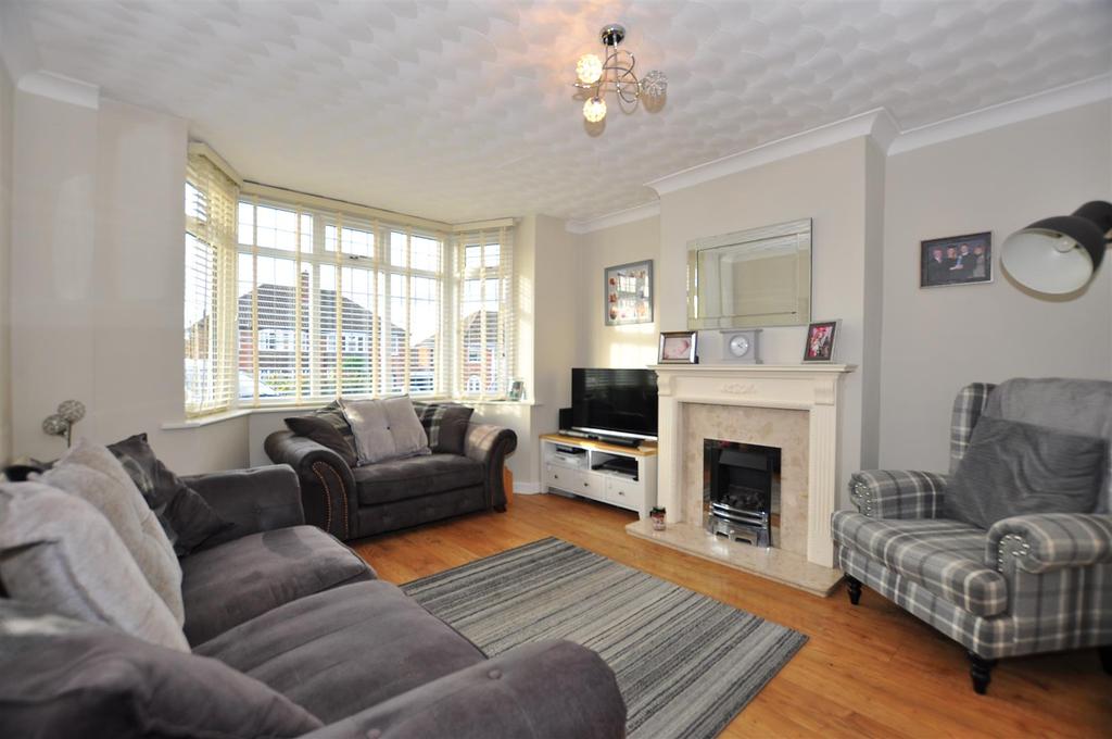 Longmoor Road, Halesowen 3 bed semidetached house £330,000