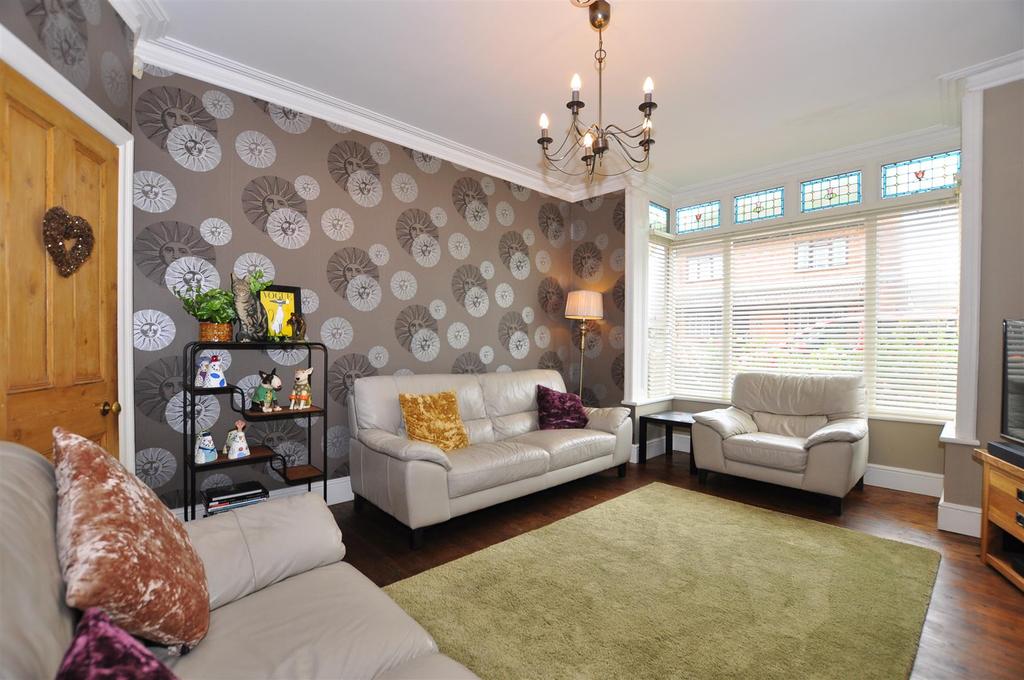 Blackberry Lane, Halesowen 4 bed semidetached house £400,000
