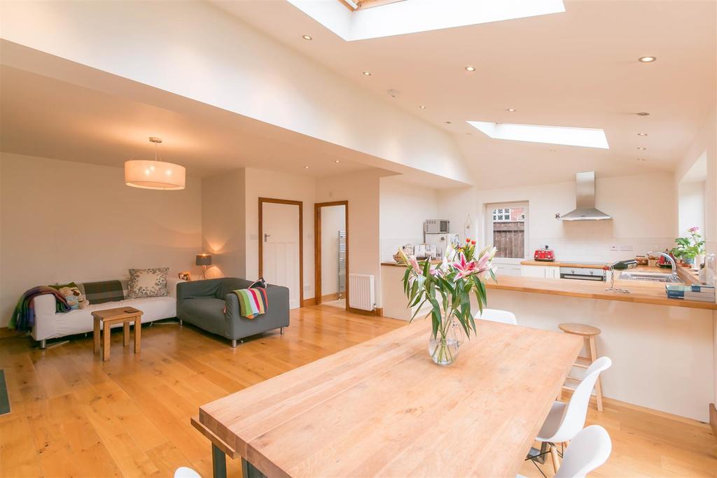 Beatty Avenue, Jesmond, Newcastle... 3 bed semidetached house £450,000