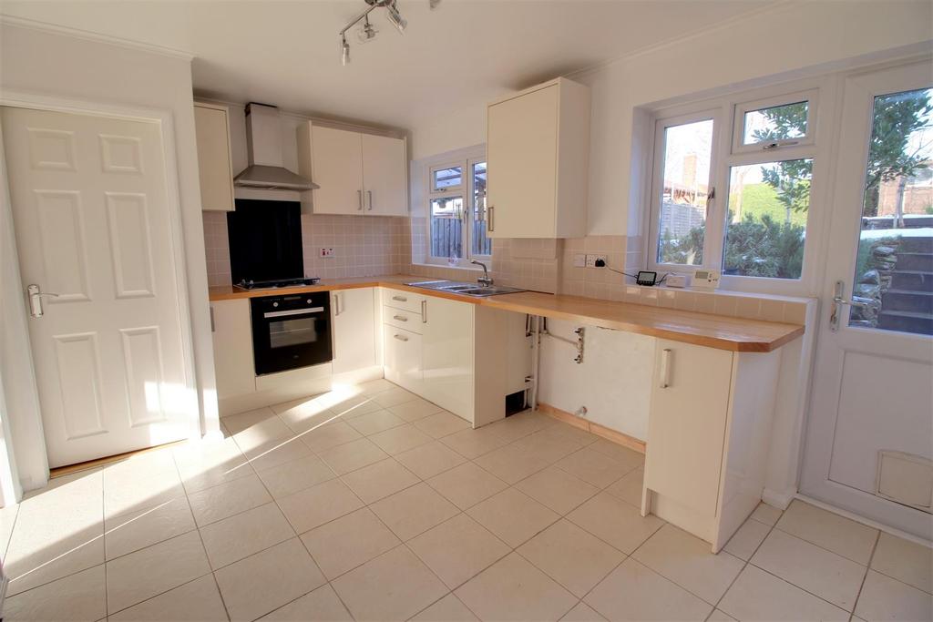 Bury Bar, Newent, Gl18 3 Bed Terraced House - £795 Pcm (£183 Pw)