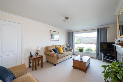 6 Renfrew Place, Fort William, PH33 6UE