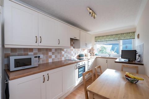 6 Renfrew Place, Fort William, PH33 6UE