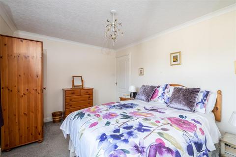 6 Renfrew Place, Fort William, PH33 6UE