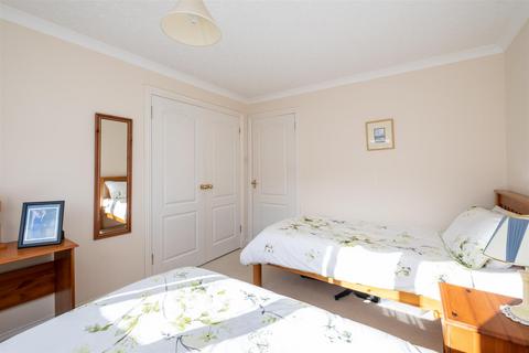 6 Renfrew Place, Fort William, PH33 6UE