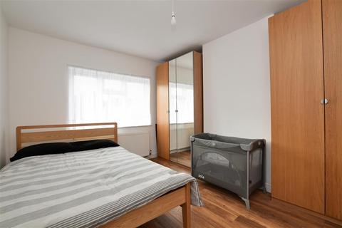 11 Rosecourt Road, Croydon, CR0 3BS