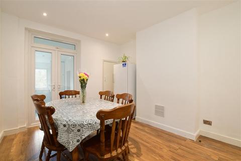 11 Rosecourt Road, Croydon, CR0 3BS